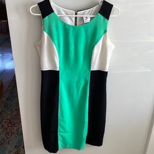 Professional and stylish Julia Jordan work dress!